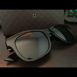 Unisex Gucci shades